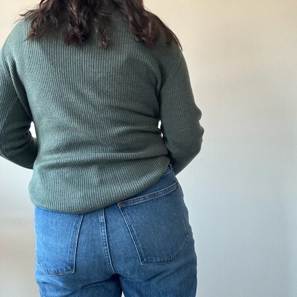 SOLD—Vintage Banana Republic Sage Ribbed Turtleneck Sweater - Picture 4 of 8
